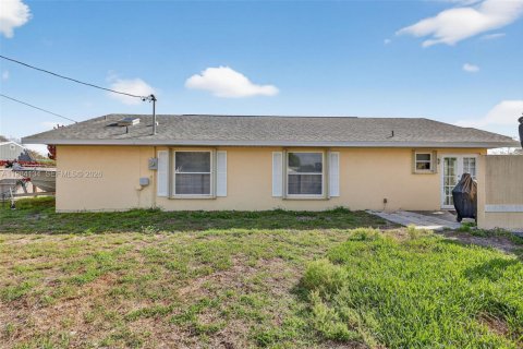 House in Vero Beach, Florida 3 bedrooms, 107.67 sq.m. № 2045539 - photo 27