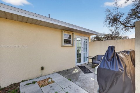 House in Vero Beach, Florida 3 bedrooms, 107.67 sq.m. № 2045539 - photo 30