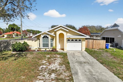 House in Vero Beach, Florida 3 bedrooms, 107.67 sq.m. № 2045539