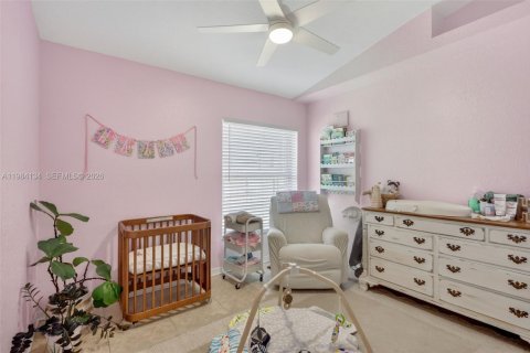 House in Vero Beach, Florida 3 bedrooms, 107.67 sq.m. № 2045539 - photo 16