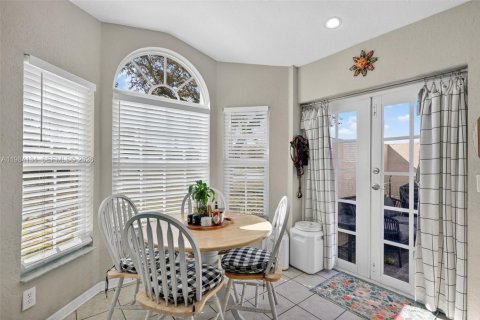 House in Vero Beach, Florida 3 bedrooms, 107.67 sq.m. № 2045539 - photo 7