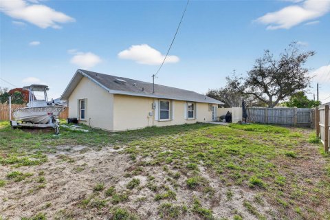 House in Vero Beach, Florida 3 bedrooms, 107.67 sq.m. № 2045539 - photo 23