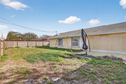 House in Vero Beach, Florida 3 bedrooms, 107.67 sq.m. № 2045539 - photo 28