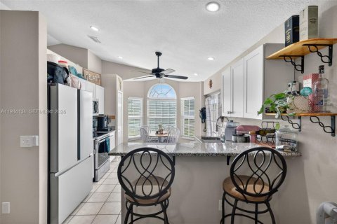 House in Vero Beach, Florida 3 bedrooms, 107.67 sq.m. № 2045539 - photo 5