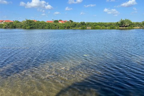 Townhouse in Pembroke Pines, Florida 2 bedrooms, 108.6 sq.m. № 1850799 - photo 5