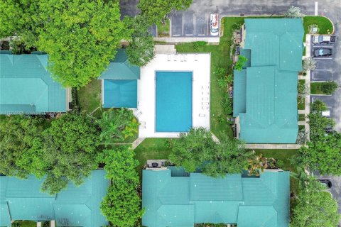 Купить таунхаус в Плантация, Флорида 2 спальни, 113.71м2, № 1955869 - фото 17