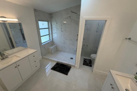 House in Boynton Beach, Florida 3 bedrooms, 203.18 sq.m. № 2147187 - photo 4