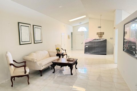 House in Boynton Beach, Florida 3 bedrooms, 203.18 sq.m. № 2147187 - photo 10