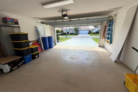 House in Boynton Beach, Florida 3 bedrooms, 203.18 sq.m. № 2147187 - photo 22
