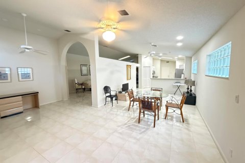 House in Boynton Beach, Florida 3 bedrooms, 203.18 sq.m. № 2147187 - photo 16