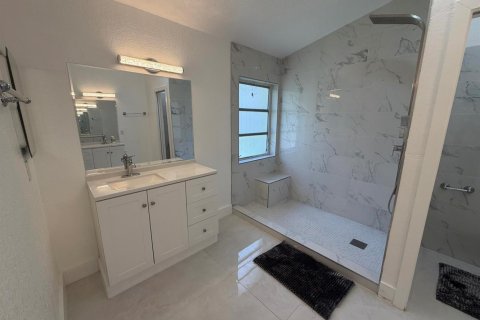 House in Boynton Beach, Florida 3 bedrooms, 203.18 sq.m. № 2147187 - photo 5