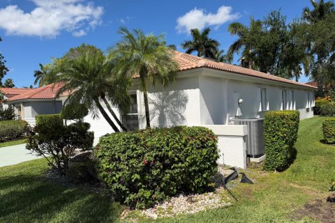 House in Boynton Beach, Florida 3 bedrooms, 203.18 sq.m. № 2147187 - photo 2