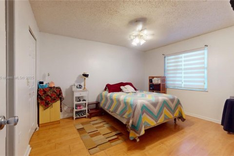 House in Homestead, Florida 3 bedrooms, 120.22 sq.m. № 1799672 - photo 10