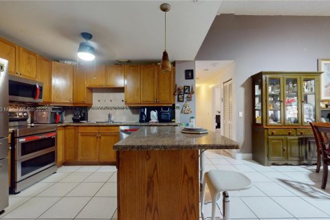 House in Homestead, Florida 3 bedrooms, 120.22 sq.m. № 1799672 - photo 4