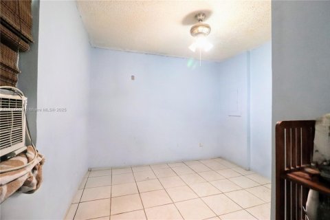 House in Homestead, Florida 3 bedrooms, 120.22 sq.m. № 1799672 - photo 18