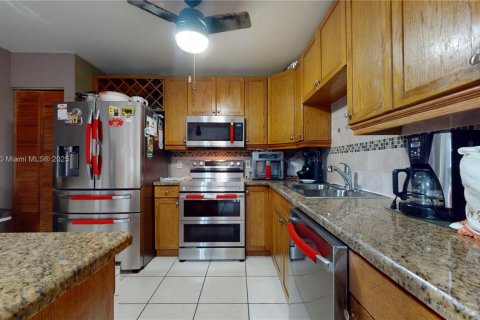 House in Homestead, Florida 3 bedrooms, 120.22 sq.m. № 1799672 - photo 6