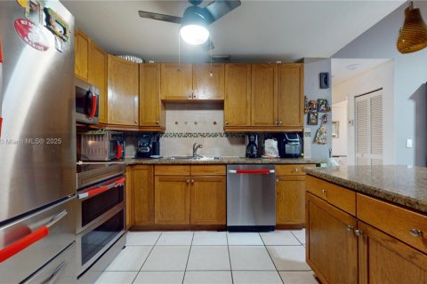 House in Homestead, Florida 3 bedrooms, 120.22 sq.m. № 1799672 - photo 5