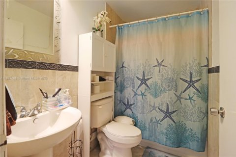 House in Homestead, Florida 3 bedrooms, 120.22 sq.m. № 1799672 - photo 17