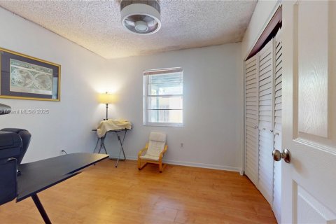 House in Homestead, Florida 3 bedrooms, 120.22 sq.m. № 1799672 - photo 15