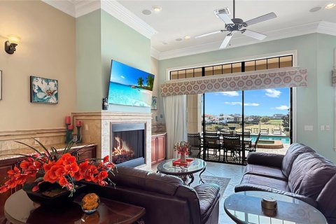 House in Four Corners, Florida 5 bedrooms, 470.18 sq.m. № 2138993 - photo 16