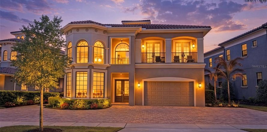 House in Four Corners, Florida 5 bedrooms, 470.18 sq.m. № 2138993