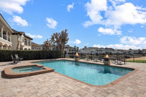 House in Four Corners, Florida 5 bedrooms, 470.18 sq.m. № 2138993 - photo 5