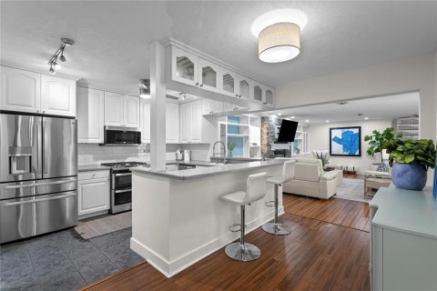 Villa ou maison à vendre à Saint Petersburg, Floride: 5 chambres, 285.49 m2 № 2399521 - photo 7