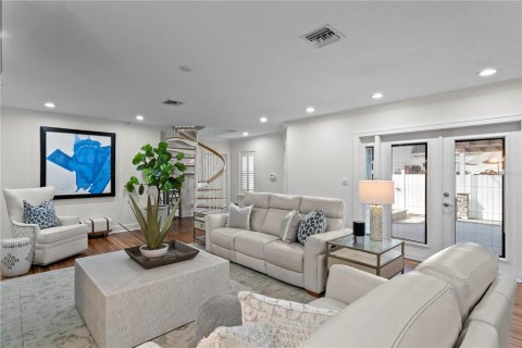 Villa ou maison à vendre à Saint Petersburg, Floride: 5 chambres, 285.49 m2 № 2399521 - photo 10