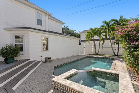 Villa ou maison à vendre à Saint Petersburg, Floride: 5 chambres, 285.49 m2 № 2399521 - photo 17