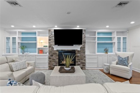 Villa ou maison à vendre à Saint Petersburg, Floride: 5 chambres, 285.49 m2 № 2399521 - photo 11