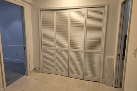 Copropriété à louer à Miami Beach, Floride: 1 chambre, 41.53 m2 № 1932987 - photo 7