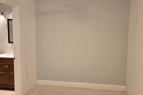 Condominio en alquiler en Miami Beach, Florida, 1 dormitorio, 41.53 m2 № 1932987 - foto 5