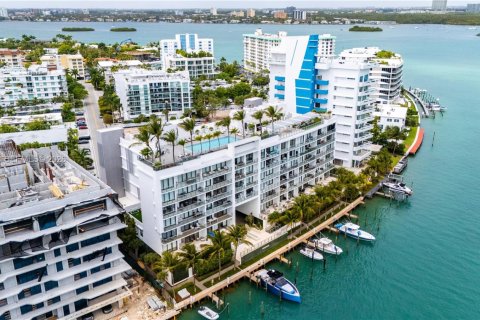 Condominio en venta en Bay Harbor Islands, Florida, 4 dormitorios, 195.56 m2 № 2326132 - foto 6