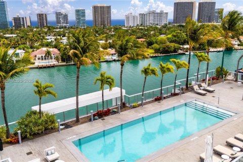 Condominio en venta en Bay Harbor Islands, Florida, 4 dormitorios, 195.56 m2 № 2326132 - foto 10