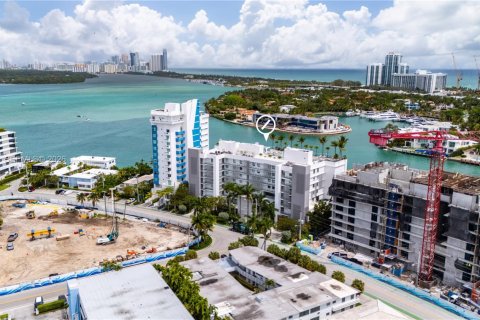 Condominio en venta en Bay Harbor Islands, Florida, 4 dormitorios, 195.56 m2 № 2326132 - foto 8