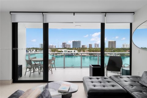 Condominio en venta en Bay Harbor Islands, Florida, 4 dormitorios, 195.56 m2 № 2326132 - foto 2
