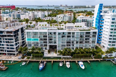 Condominio en venta en Bay Harbor Islands, Florida, 4 dormitorios, 195.56 m2 № 2326132 - foto 3