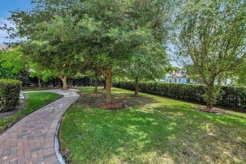 House in Boca Raton, Florida 4 bedrooms, 256.87 sq.m. № 1183476 - photo 1