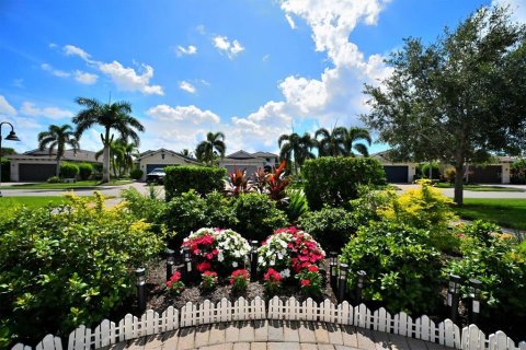 House in Bradenton, Florida 3 bedrooms, 353.49 sq.m. № 1392698 - photo 6