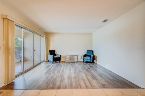 Condo in Clearwater, Florida, 2 bedrooms  № 1687252 - photo 5