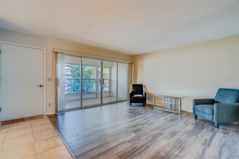 Condo in Clearwater, Florida, 2 bedrooms  № 1687252 - photo 6