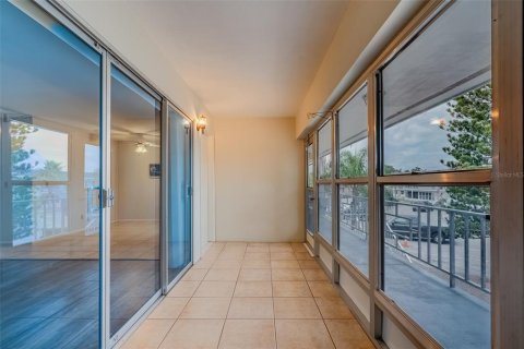 Condo in Clearwater, Florida, 2 bedrooms  № 1687252 - photo 16