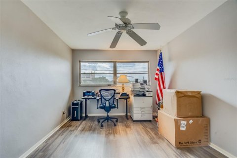 Condo in Clearwater, Florida, 2 bedrooms  № 1687252 - photo 21