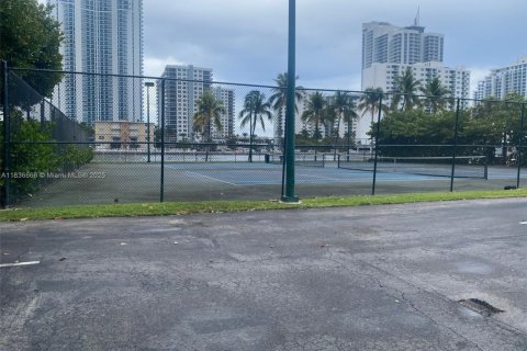 Condominio en alquiler en Hallandale Beach, Florida, 1 dormitorio, 85.01 m2 № 1828706 - foto 4