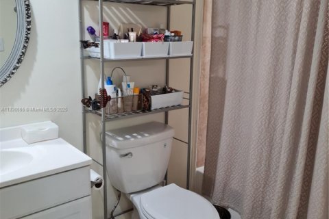 Condominio en alquiler en Hallandale Beach, Florida, 1 dormitorio, 85.01 m2 № 1828706 - foto 8