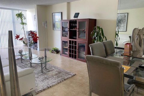 Condominio en alquiler en Hallandale Beach, Florida, 1 dormitorio, 85.01 m2 № 1828706 - foto 12