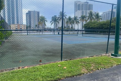 Condominio en alquiler en Hallandale Beach, Florida, 1 dormitorio, 85.01 m2 № 1828706 - foto 3