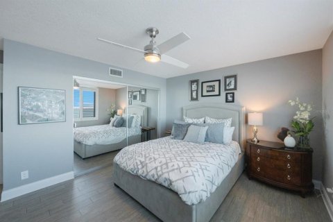 Condo in Saint Petersburg, Florida, 2 bedrooms  № 1422718 - photo 7