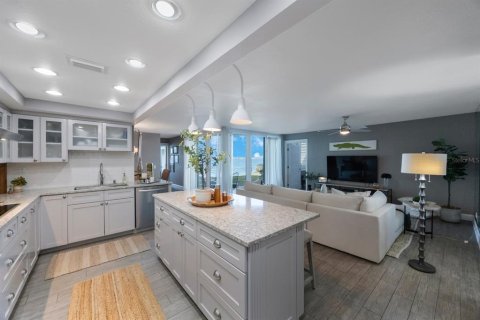 Condo in Saint Petersburg, Florida, 2 bedrooms  № 1422718 - photo 22