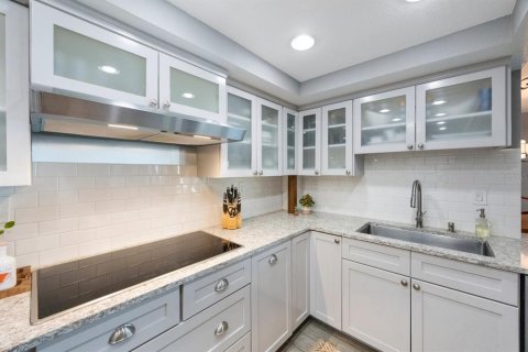 Condo in Saint Petersburg, Florida, 2 bedrooms  № 1422718 - photo 24